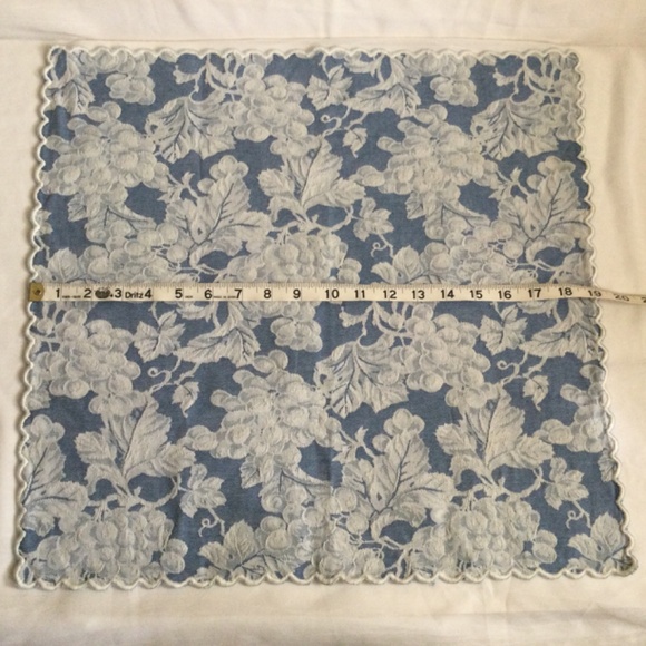 Blue and White Grapes Jacquard Napkin Towel Scalloped ABC Carpet & Home Vintage - Picture 15 of 15